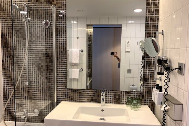 Hotelli Scandic Superior kylpyhuone