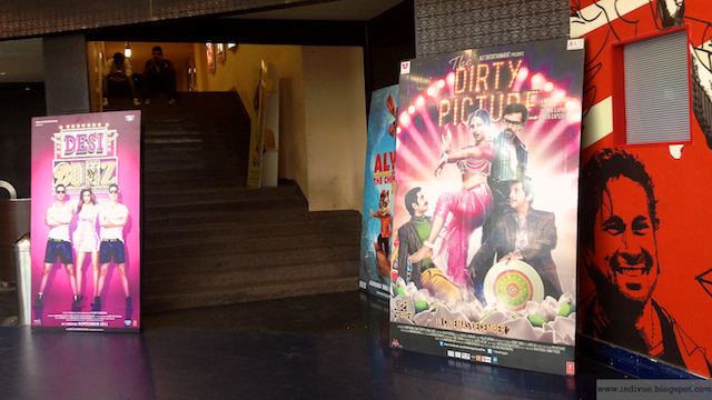 Dirty Picture -elokuvan juliste Delhiläisessä elokuvateatterissa