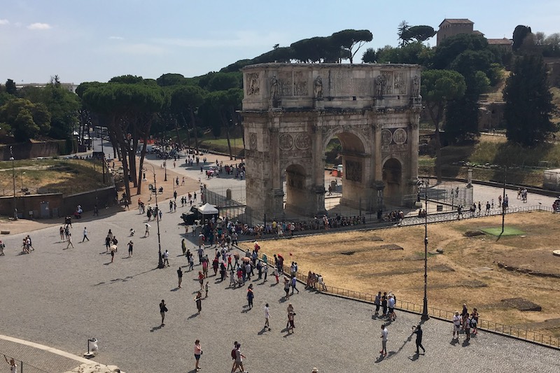 Konstantinuksen riemukaari Roomassa