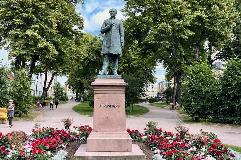 Runebergin patsas Porvoossa