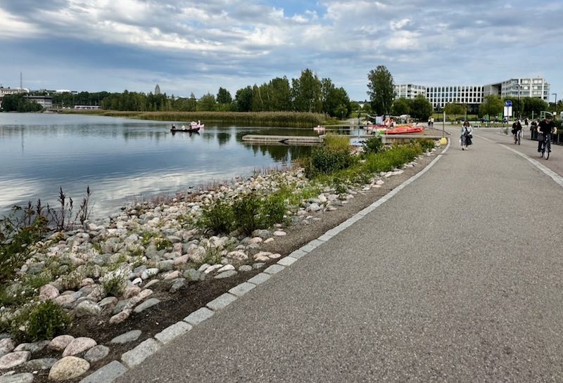 Töölönlahden rantaa