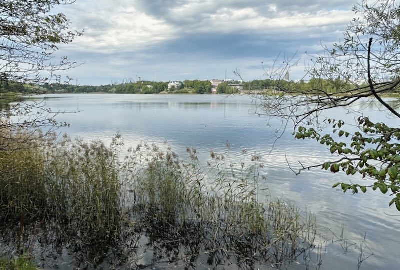 Töölönlahdenrantaa Helsingissä kesällä 2023