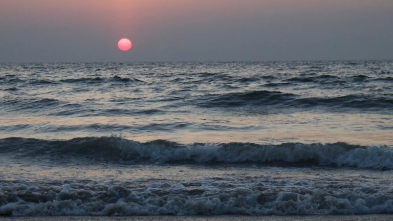 Intia ja Goan kauneimmat auringonlaskut