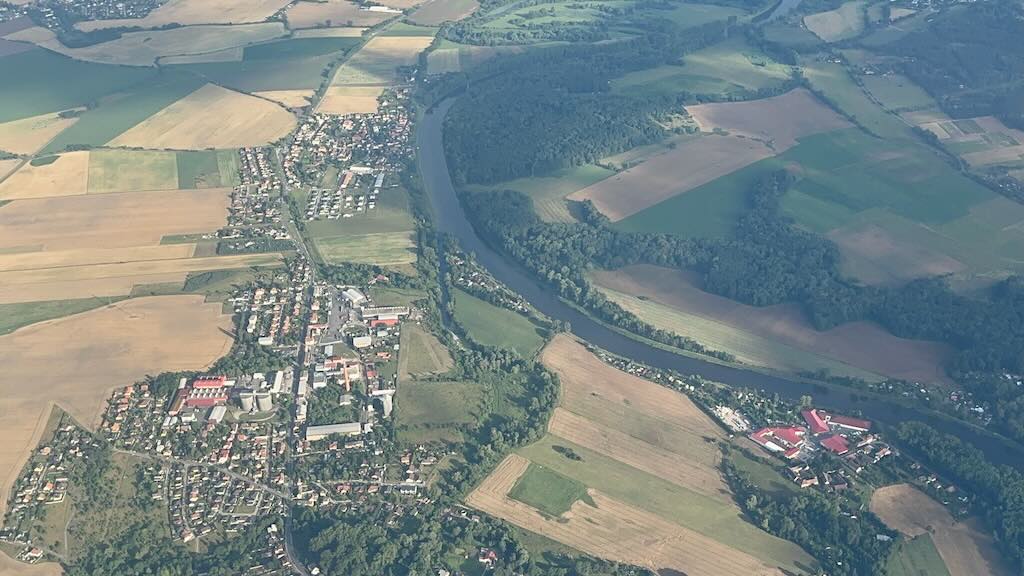 Tshekki yläilmoista nähtynä