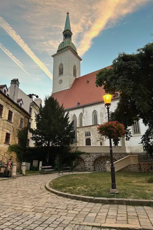 Pyhän Martinuksen katedraali Bratislavassa