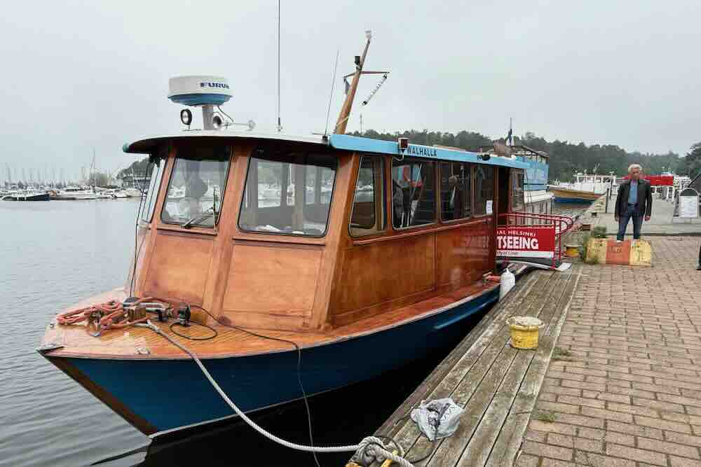 Walhalla-vene valmiina matkaan Rakinkotkan saarelle