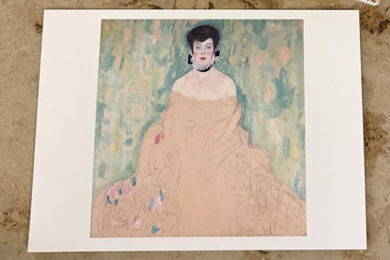 Amalie Zuckerkandlin muotokuva postikorttina