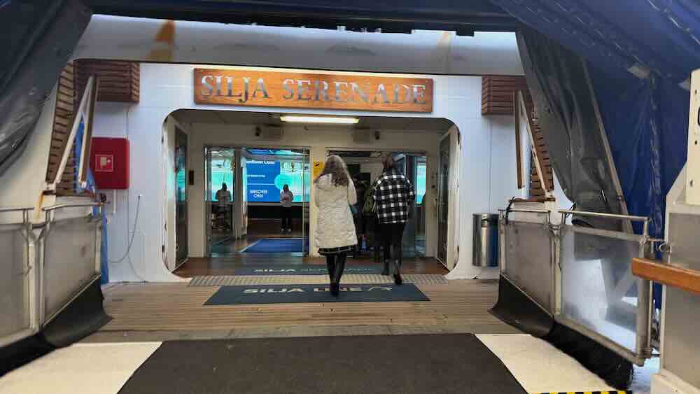 Silja Serenade -laivan sisäänkäynti
