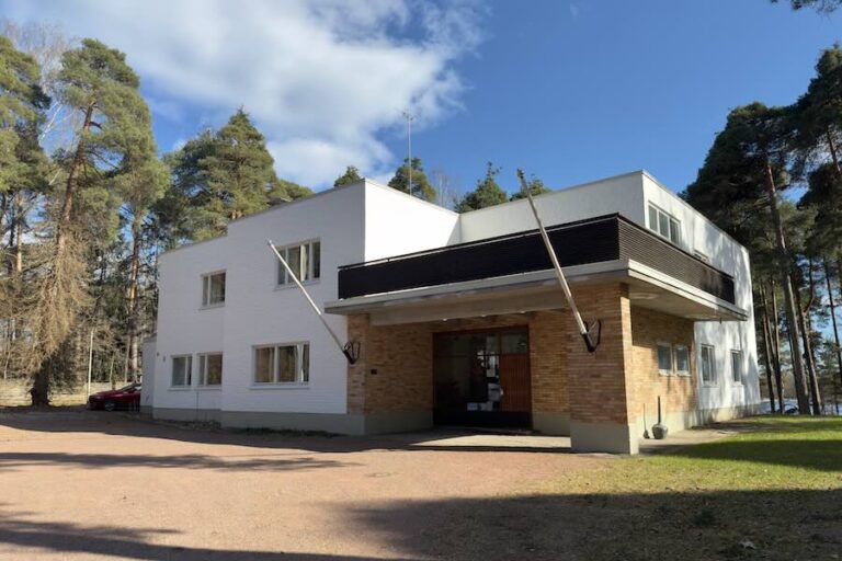 Alvar Aallon arkkitehtuuria Kotkan Sunilassa