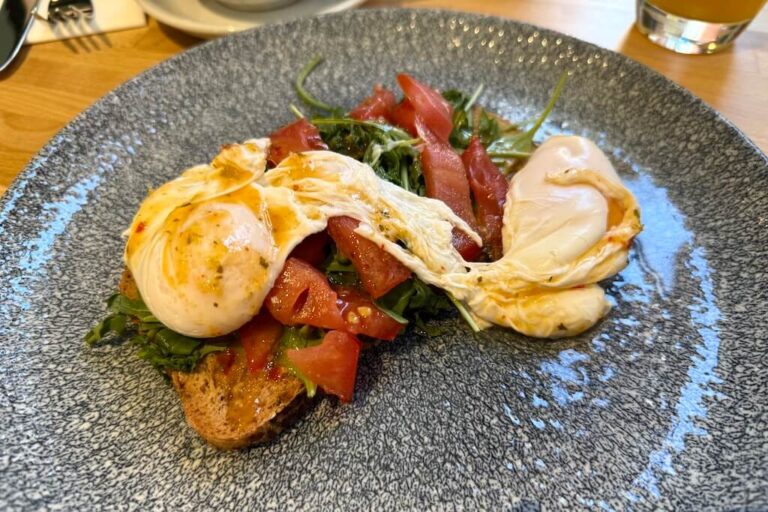 Kananmunavoileipä-aamiainen-Peaches-Dublin