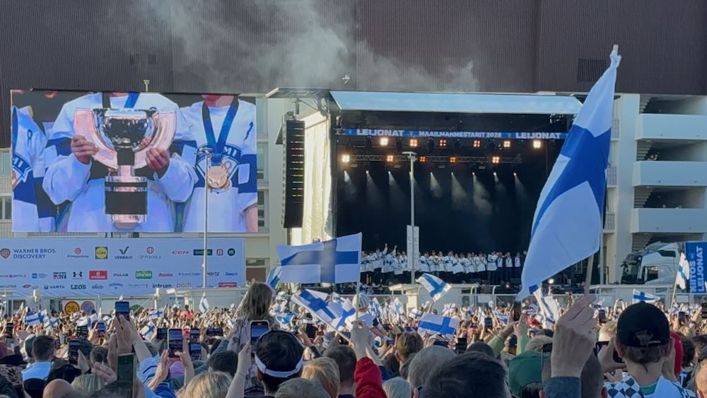 Jääkiekon mm-kultajuhlat Helsingissä